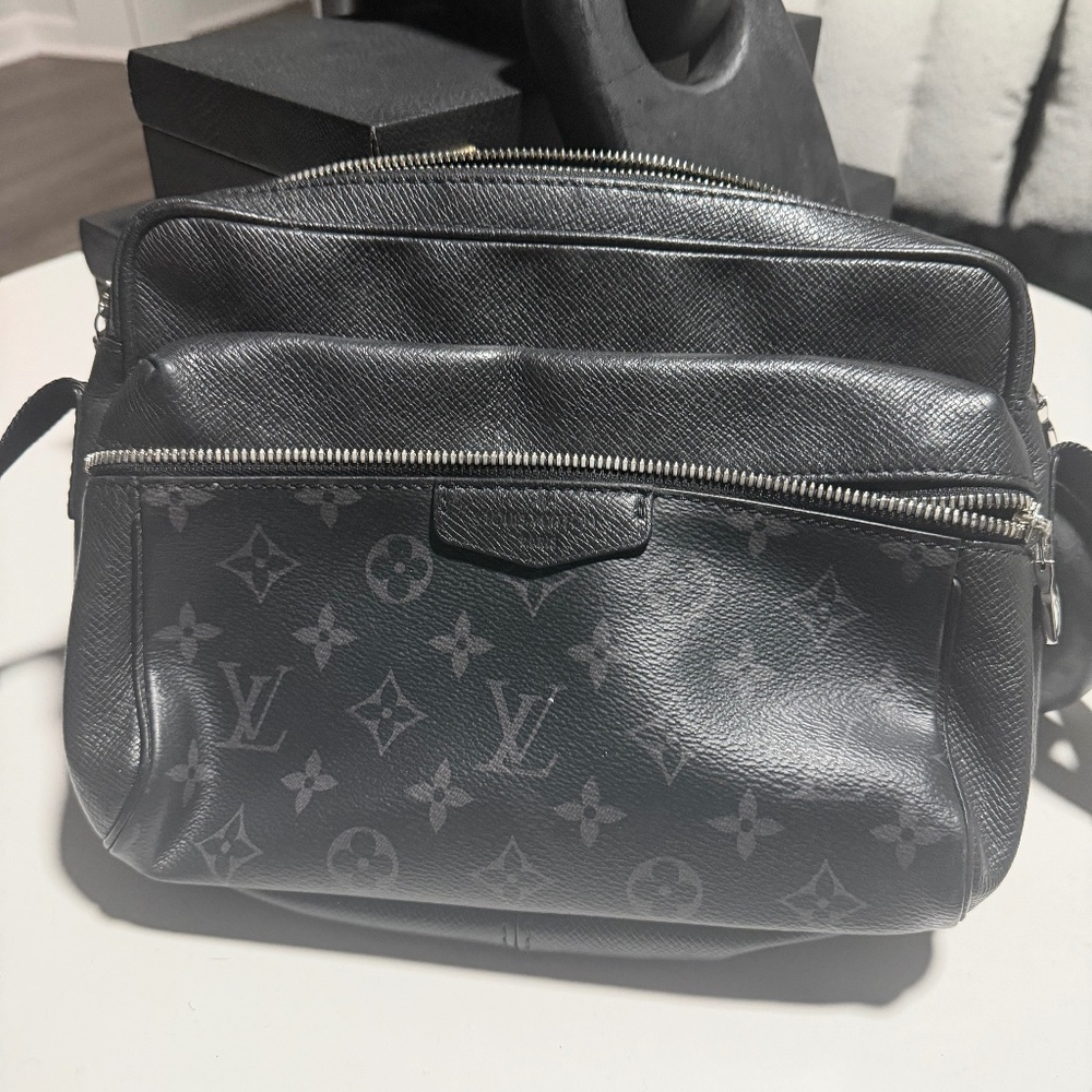 Louis Vuitton Men’s Messenger Bag